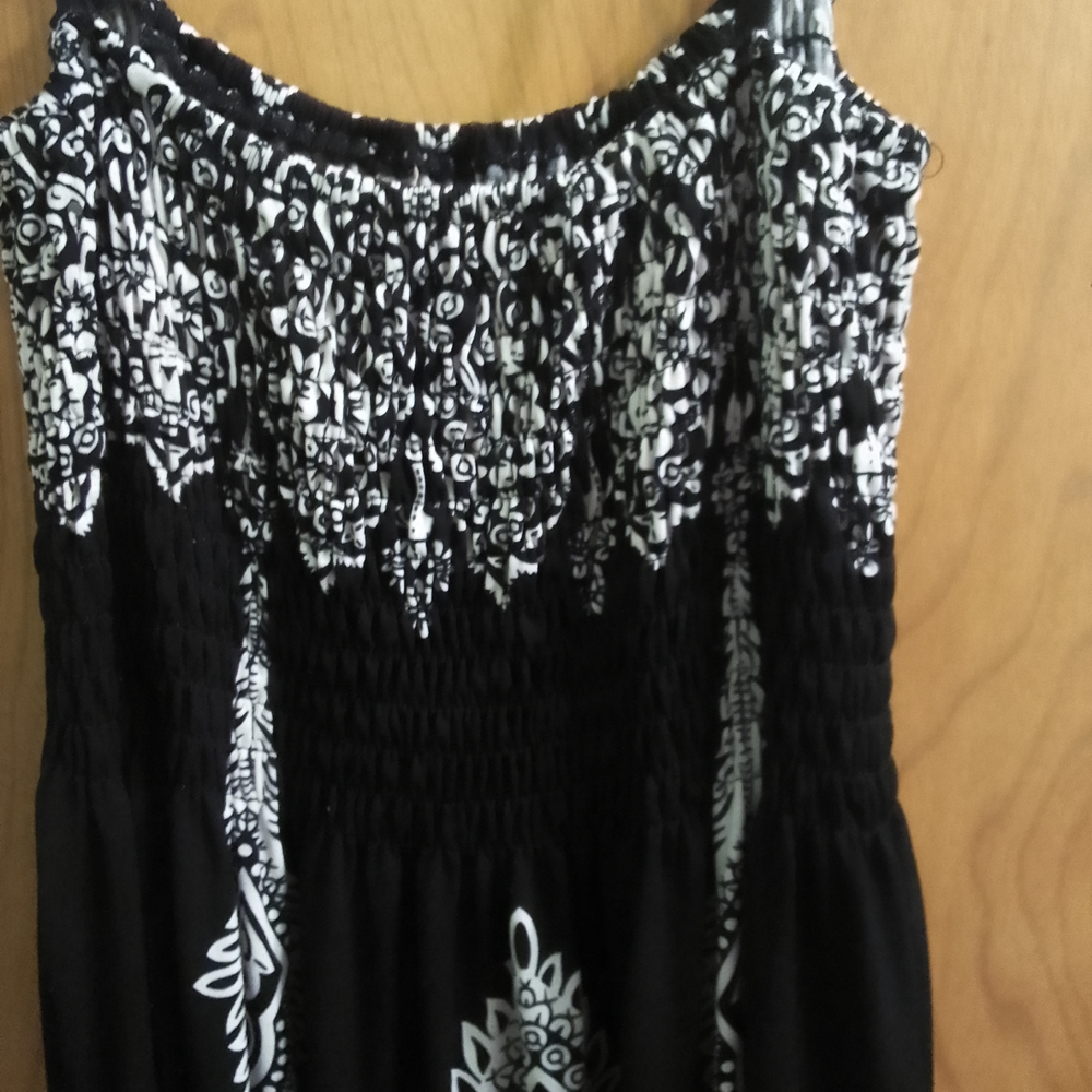 Black and White Printed Maxi Dress - Women - Picture 12 of 13